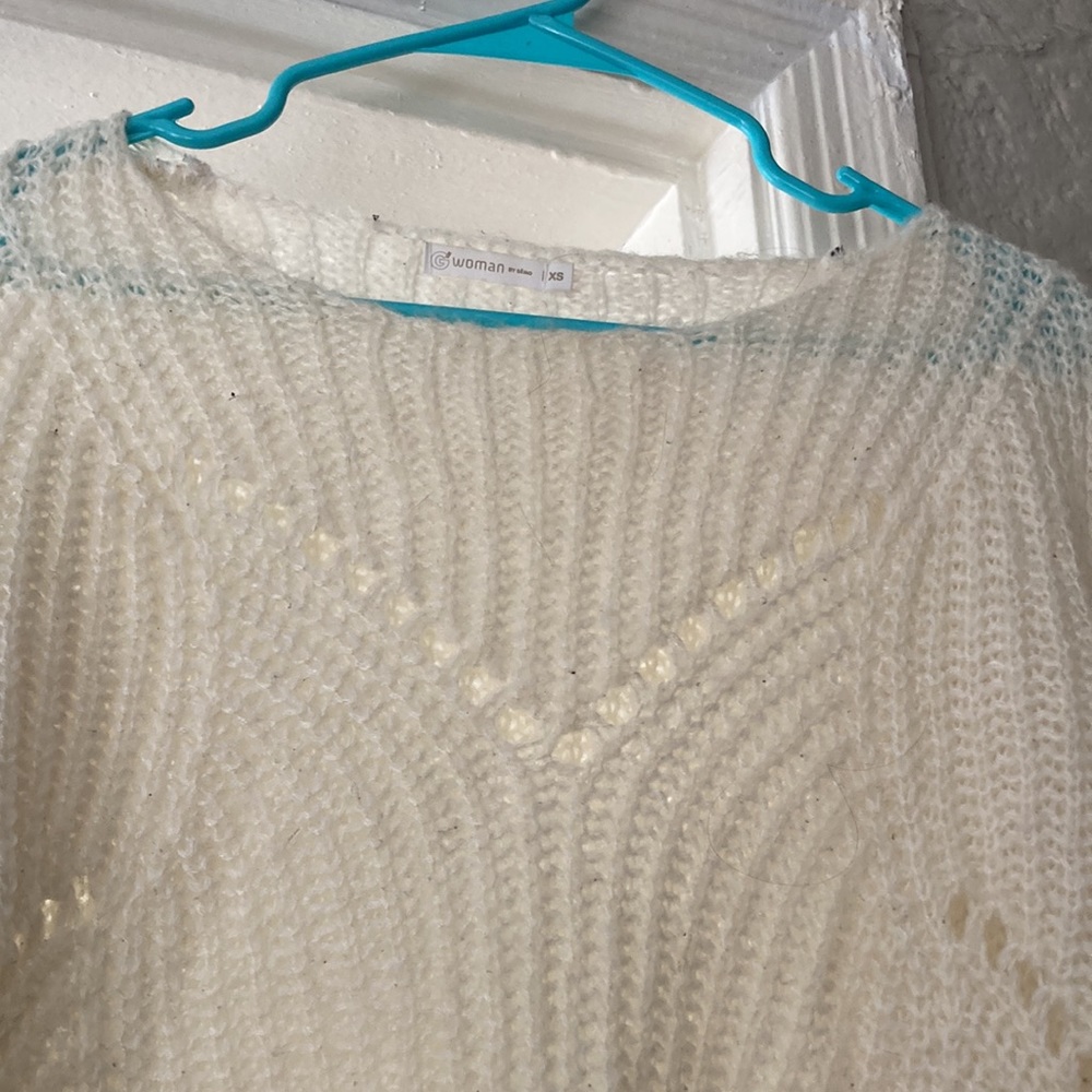 Oversized Big Knit White Sweater - Picture 2 of 3